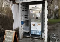 Automat oder Verkaufsstand von Bauernhof Weller