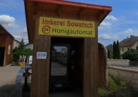 Automat oder Verkaufsstand von Honigautomat Imkerei Sowatsch