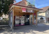 Automat oder Verkaufsstand von Rosa Kuh